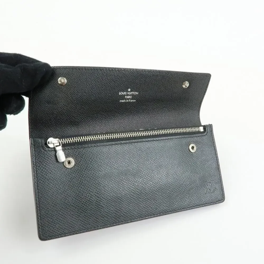 Louis Vuitton Taiga Portefeuille Accordion Wallet Black